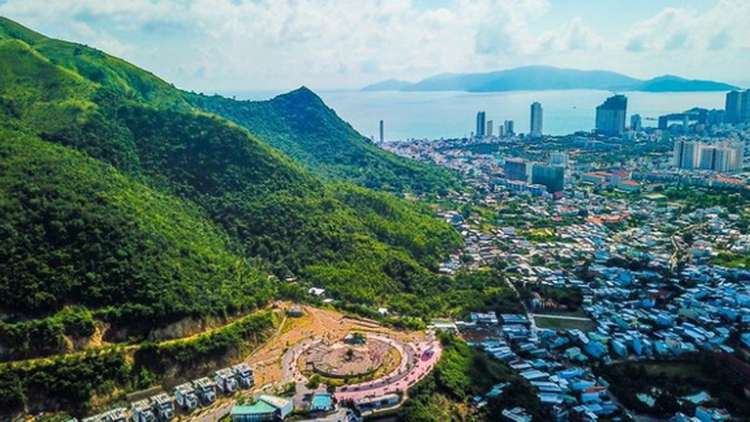 G’lúh hr’cấh ha’voóh ga lấp zêng pr’loọng đông nhà giáo cóh Nha Trang: Công an lêy moót bhrợ liêm gít tu bhiệc