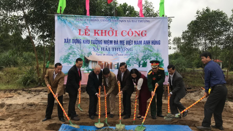 Quảng Trị: Tơợp bhrợ zr’lụ chơớ hay A mế Việt Nam anh hùng
