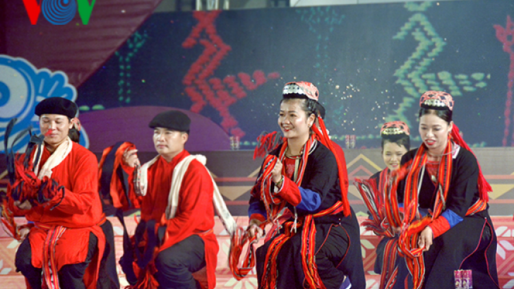 Đấh loon đoọng ha t’ngay bhiệc bhan apêê acoon cóh zr’lụ Đông Bắc tỉnh Quảng Ninh
