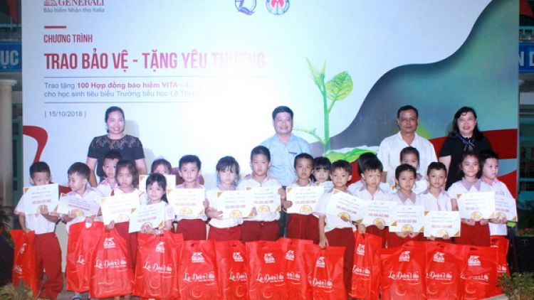 Đắk Lắk: Pazao đoọng 30 hun học bổng lâng 100 hợp đồng bảo hiểm đoọng ha học sinh đha’rứt zi lấh zr’nắh k’đhạp