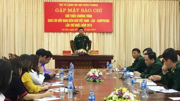 Giao lưu zr’ziêng k’noong k’tiếc Việt Nam-Lào-Campuchia g’lúh tr’nơợp