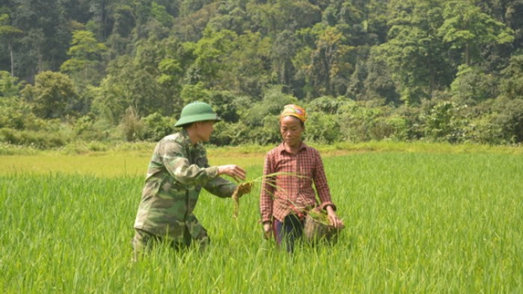 Đhanuôr Rục lâng đhăm k’tiếc bhứah liêm đhị đại ngàn Trường Sơn