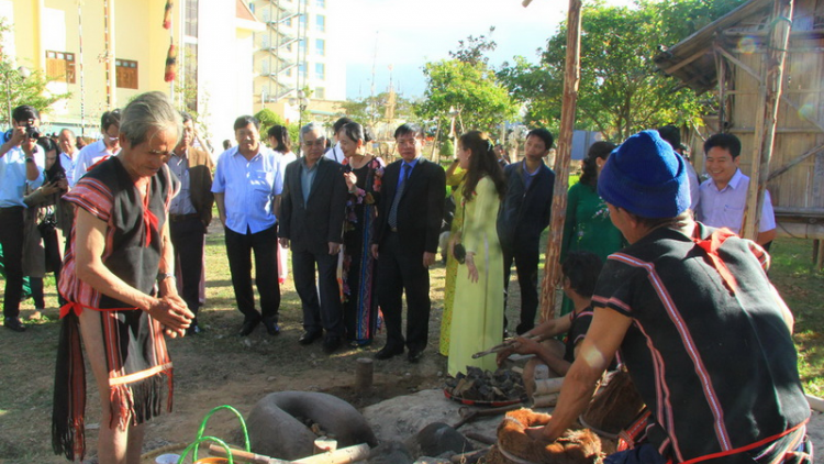 Kon Tum: Bấc bh’rợ chr’nắp pr’hay cóh tr’nơớp pazêng t’ngay văn hoá, du lịch g’lúh 4