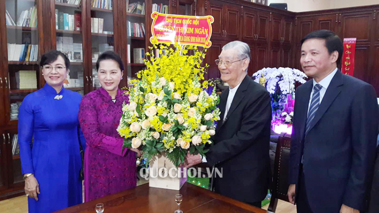 Chủ tịch Quốc hội hơnh déh Giáng sinh đha nuôr công giáo TP Hồ Chí Minh