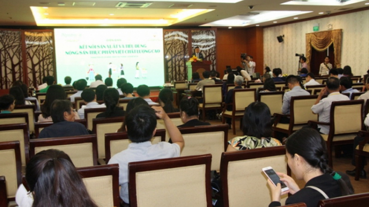 Ch’na dh’nắh liêm nắc c’lâng đươi dua cóh Việt Nam đhị cr’chăl ha y