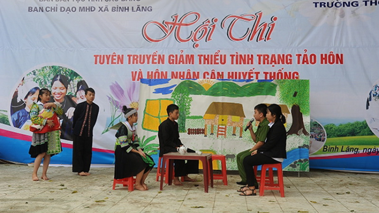Râu k’rang  k’uôl tr’pay díc điêl bêl dzợ pniên nhum lâng tr’pay crêê đhi noo c’bhúh xoọng cóh Cao Bằng