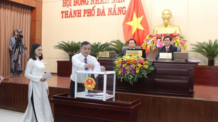 Đà Nẵng: Chánh văn phòng UBND thành phố vêy phiếu tín nhiệm dal bấc bhlâng
