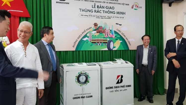 Thừa Thiên-Huế: Nắc lêy đương pay 20 thùng lơi n’nóh x’xriing liêm choom đoọng ha ta mooi lướt lêy chi ớh