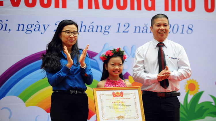 Pa đớp Ch’ner g’lúh thi Acoon p’niên k’tứi xrắ tranh “ bhươn trường cr’noọ cr’niêng âng a đhi”