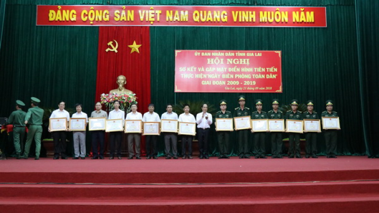 Gia Lai: Cher đoọng bằng khen ha 46 c’bhúh, cha nắc manuýh liêm choom cóh bh’rợ zư lêy c’noong k’tiếc