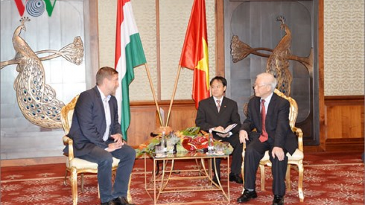 Tổng Bí thư đương hơnh déh Chủ tịch Đảng Xã hội Hungary