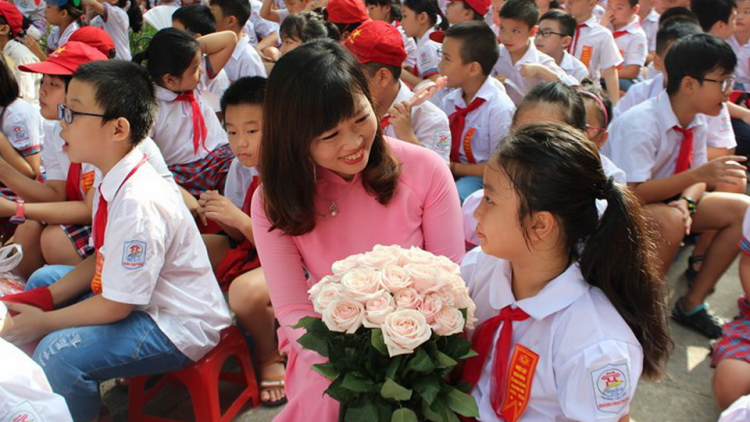 Học sinh, sinh viên pa zay pấh bhiệc bhan tợơp moọt c’moo học t’mêê 2018-2019