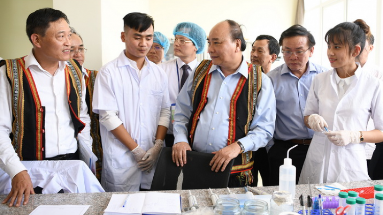 Thủ tướng lum pr’đhang bhrợ têng sâm Ngọc Linh ga mắc đhị Kon Tum