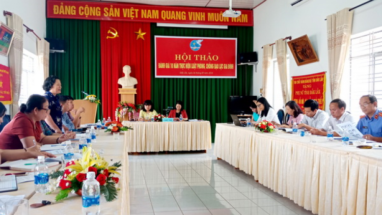 Đắk Lắk: Xay moon 10 c’moo bhrợ têng Luật đương zêl cha groong tr’vay tr’lin cóh pr’loọng đong