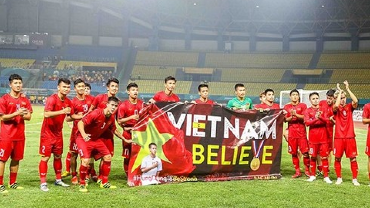 Thủ tướng pa gơi boÓp p’rá tr’pác tước đội tuyển Olympic Việt Nam