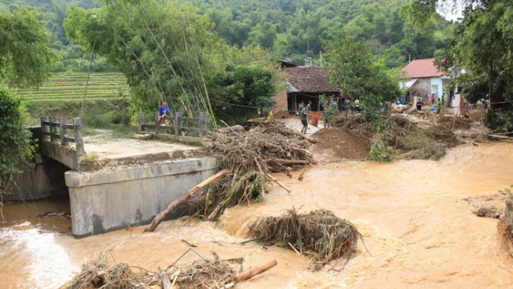 Cao Bằng: C’lâng p’rang hr’lang hr’kấh, k’nặ 400ha bhơi ra véh lứch nong lít, dâng 50 r’bhầu p’nong bh’năn crêê túh t’coọng p’loong.