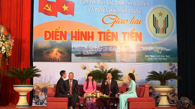 Giao lưu apêê ngai tr’haanh liêm choom bhlâng apêê tỉnh Tây Nguyên lâng Truih toor biển miền Trung