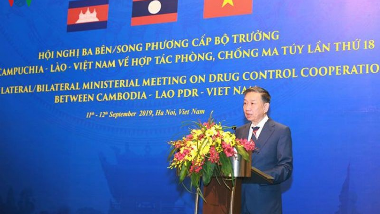 Bhrợ têng xang Hội nghị cấp Bộ trưởng bhlưa Campuchia – Lào – Việt Nam ooy bh’rợ zâl ma tuý g’lúh 18