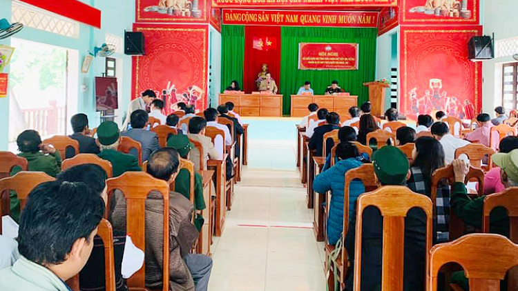 Bộ trưởng Bộ Văn hoá-Thể thao lâng Du lịch lưm prá lâng đhanuôr chr’hoong A Lưới