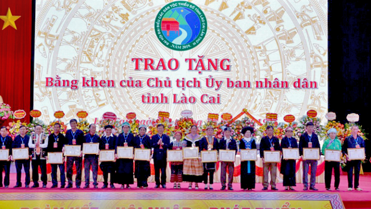 Lào Cai: Đhanuôr acoon cóh padưr c’rơ bh’rợ lướt moót bhrợ đh’rưah lâng pa dưr pa xớc
