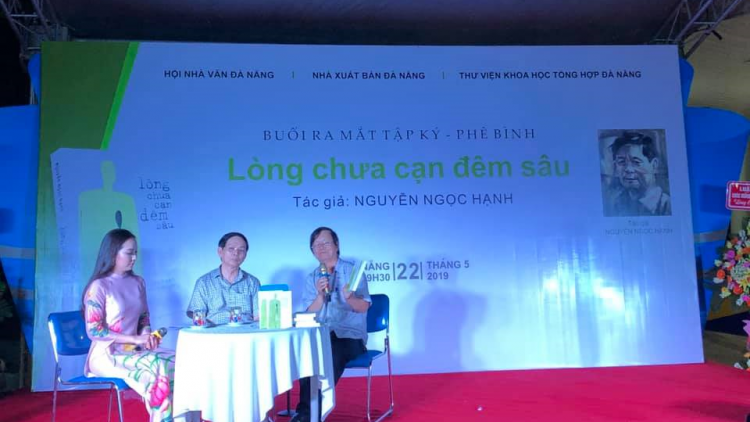 Phiên chợ sách: Sách nắc pr’zớc đhị Đà Nẵng