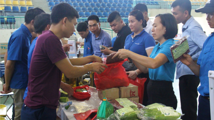 Phiên chợ chr’nóh chr’bêết: Pa têết cr’noọ đươi dua – bhrợ têng bh’nơơn bh’rợ nông nghiệp âng đhanuôr bhrợ ha rêê đhuốch