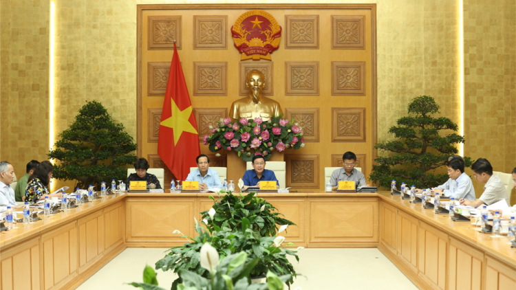 Phó Thủ tướng Vương Đình Huệ k’đhơợng xay pr’họp đoọng boóp p’rá bhr’lậ Bộ luật Lao động c’moo 2012