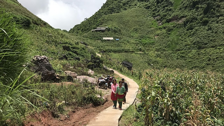 Chr’hoong Mèo Vạc, Hà Giang: K’nặ 700 ức đồng bhrợ têng c’lâng p’rang cóh bhươl cr’noon