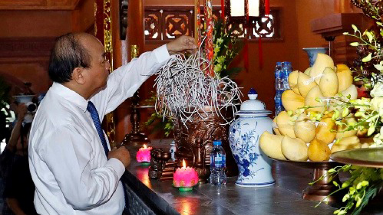 Thủ tướng bặt hương hay chơớ apêê Anh hùng liệt sĩ đhị Yên Bái