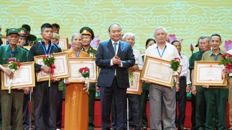 Thủ tướng pấh bhiệc bhan hơnh déh apêê thương bệnh binh ngân tr’haanh prang k’tiếc k’ruung 2019