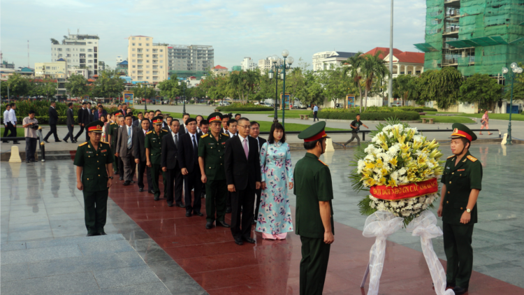 Bh’rợ hay k’noọ t’ngay thương binh, liệt sĩ đhị Campuchia