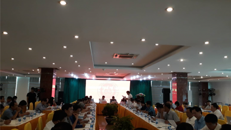 Pr’họp g’lúh 20 Uỷ ban Pháp luật âng Quốc hội