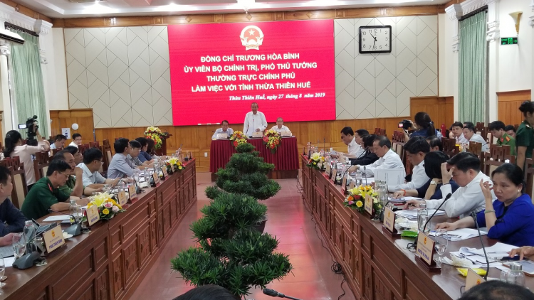 Phó Thủ tướng Trương Hoà Bình bhrợ bhiệc đhị Huế