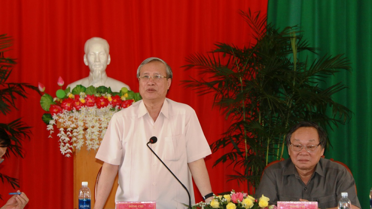 Thường trực Ban Bí thư Trần Quốc Vượng bhrợ bhiệc lâng chr’val Đắk Sắk, chrhoong Đắk Mil, tỉnh Đắk Nông