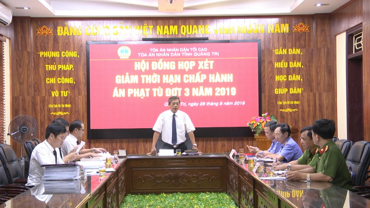 Lấh 200 apêê ắt cóh đông tù tỉnh Quảng Trị bơơn đoọng glúh chô g’lúh Quốc khánh c’moo đâu