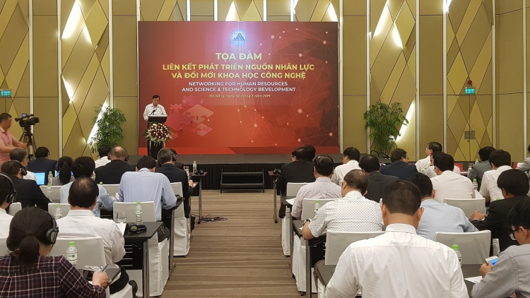 Đà Nẵng: Prá xay p’têệt pa zum pa dưr c’bhúh ma nứih pa brhợ lâng tr’xăl t’mêê khoa học công nghệ