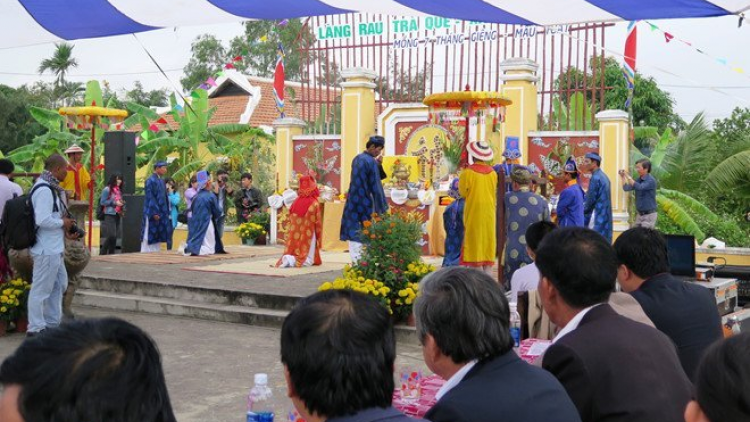 Hội An ra văng tơơp bhrợ pa luih đhị la lêy vel bhơi r’veh Trà Quế