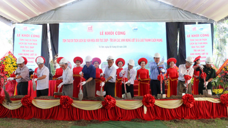 An Giang: Bhr’lậ pa liêm zr’lụ c’kir lịch sử da ding Tức Dụp
