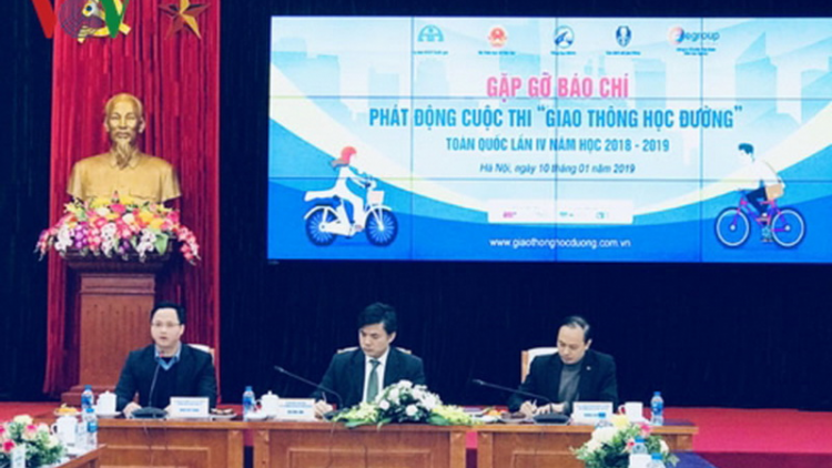 K’đươi bhrợ g’lúh thi C’lâng c’tốch học đường g’lúh 4