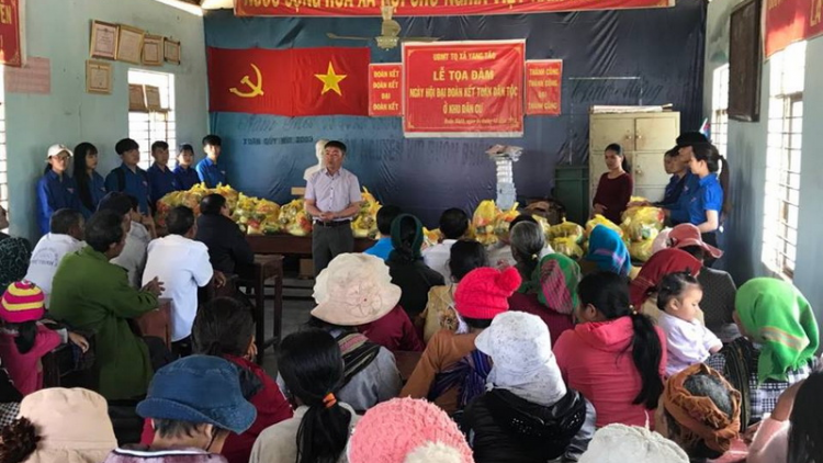 VOV tây Nguyên lum t’moóh, hơnh Tết vel bhrợ zr’ziêng