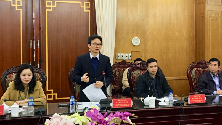 Phó Thủ tướng Vũ Đức Đam xoọc bhrợ bhiệc đhị tỉnh Bắc Kạn