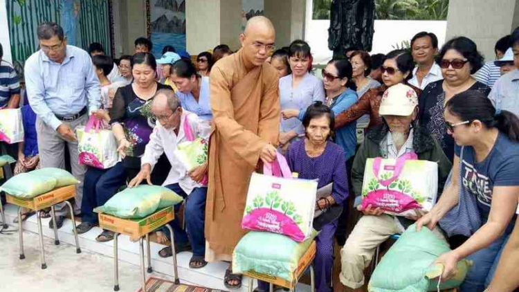 Tiền Giang: Lấh 33 tỷ đồng đoọng pr’hêl Tết ha pr’loọng đong chính sách, ma nứih zr’nắh k’đháp