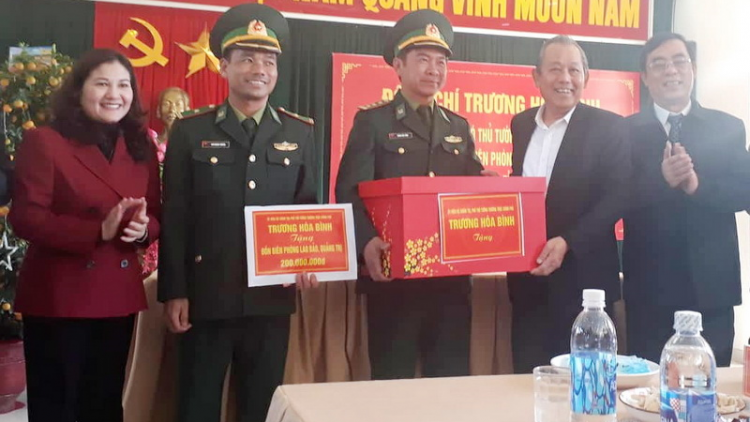 Phó Thủ tướng thường trực Trương Hòa Bình bhrợ bhiệc lâng Bh’cộ tỉnh Quảng Trị