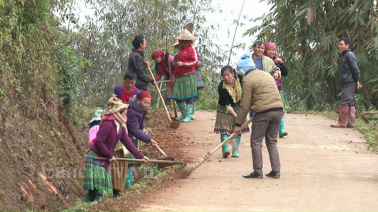 Lào Cai: Tợơ bêl ơy bhrợ têng xang vel bhươl t’mêê, nắc tợơp bhrợ têng vel bhươl, chr’val kiểu mẫu