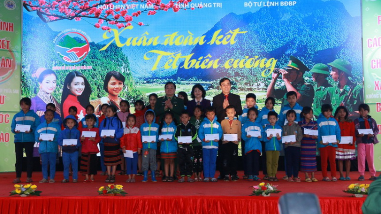 Phó Chủ tịch k’tiếc k’ruung ting pấh bh’rợ xa nay “ Ha pruốt đoàn kết – Tết c’noong k’tiếc” đhị tỉnh Quảng Trị