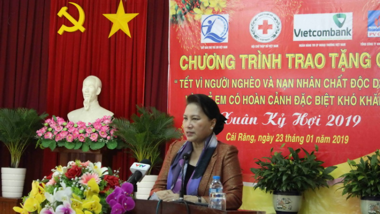 Chủ tịch Quốc hội lưm, cher đoọng pr’hêl đoọng ha pr’loọng đong chính sách, pr’loọng đong đha rựt đhị Cần Thơ