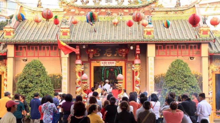 Bình Dương: Lấh 10.000 chu t’mooi tước la lêy chùa Bà zấp t’ngay
