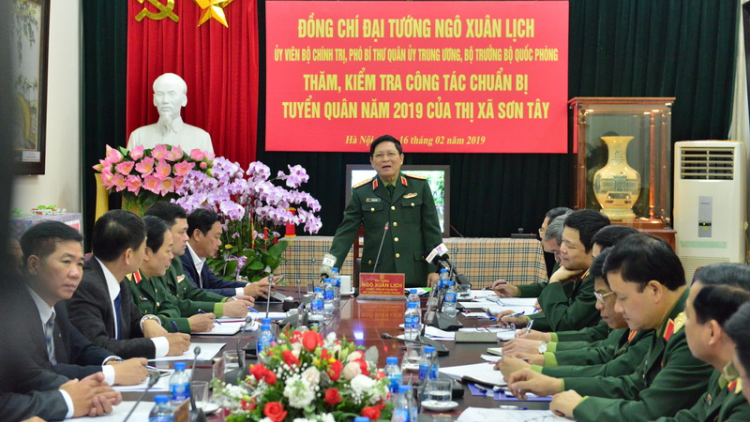 Đại tướng Ngô Xuân Lịch lêy cha mêết bh’rợ tuyển quân