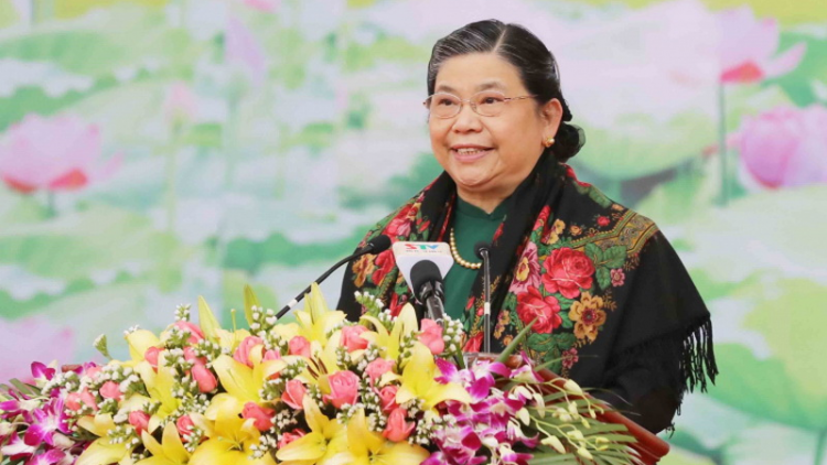 Phó Chủ tịch Thường trực Quốc hội Tòng Thị Phóng tước lum lêy trường THPT Hữu nghị Lào- Việt