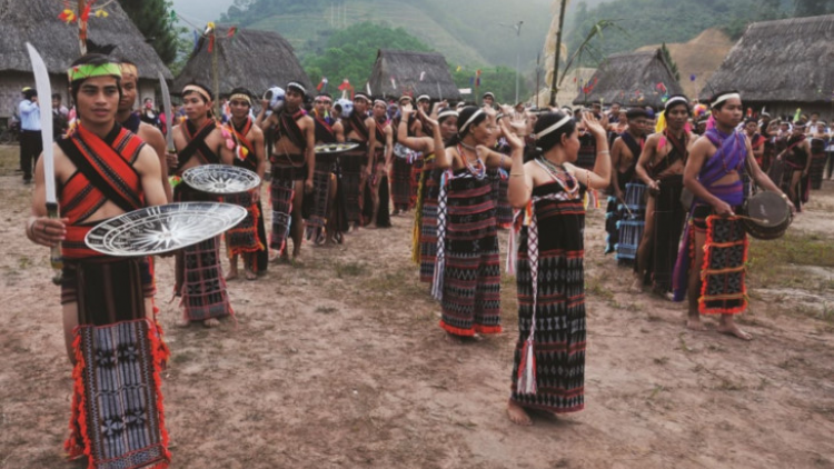 Đh’riêng xa’nưl chiing, cha gâr Cơ Tu